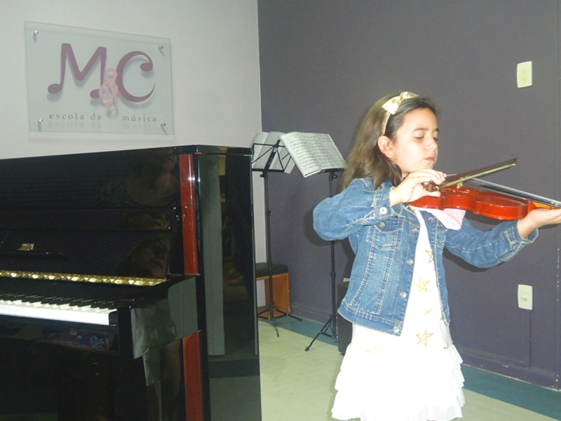 Sarau de Violino e Piano - Professora  Valéria.
