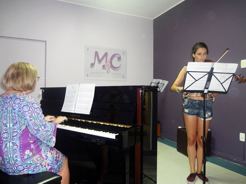 Sarau de Violino e Piano - Professora  Valéria.
