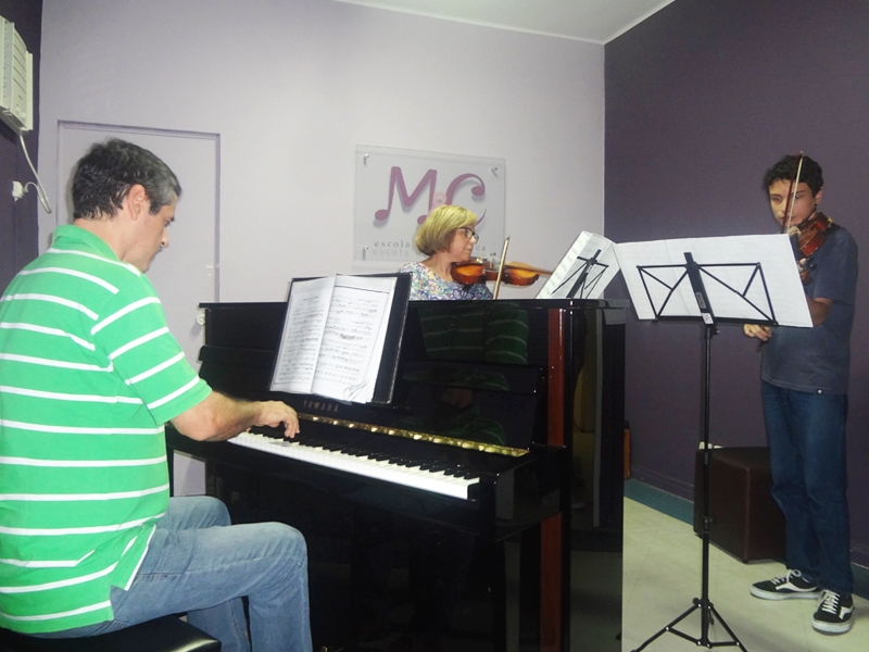 Sarau de Violino e Piano - Professora  Valéria.