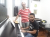 Aula de piano e improvisação.