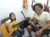 Pura alegria na aula de violão!