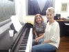 Um lindo retorno às harmonias do piano.