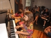 Familia unida fazendo Música