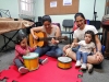 Com a participação da mãe, as aulas se tornam uma atividade de amor.
