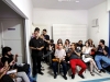 A plateia comemora o aniversário de nosso coordenador Arthur.