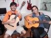 Nossa sala de guitarra e violão devidamente preenchida com música.
